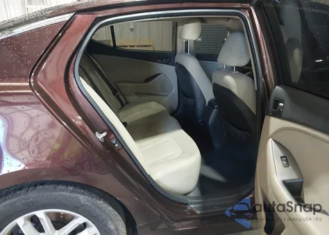 2011 Kia Optima Lx z USA, uszkodzony, nr VIN KNAGM4A71B5123492